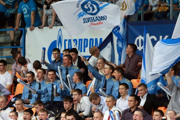 «Меня мутузили трое»: фаната "Динамо" избили секьюрити стадиона