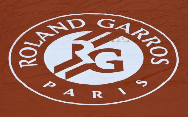 <br />
                        Власти Франции обсуждают перенос или отмену "Ролан Гаррос"                    